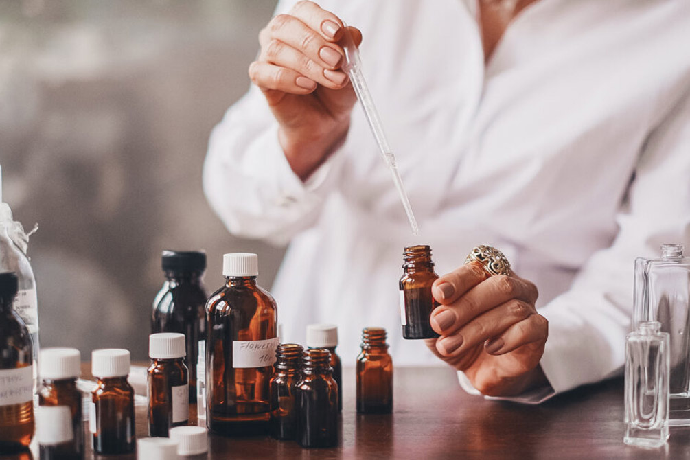 É como ter que ajustar o vestido de um grande estilista para remendar um buraco